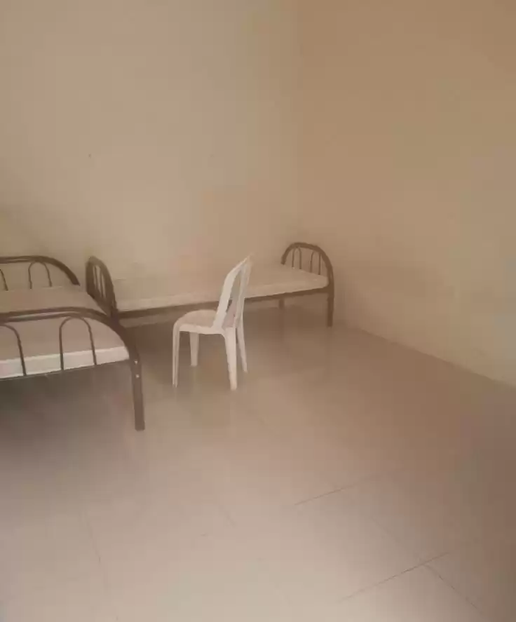 Wohn Klaar eigendom 7+ Schlafzimmer S/F Arbeitslager  zu vermieten in Al Sadd , Doha #21813 - 1  image 