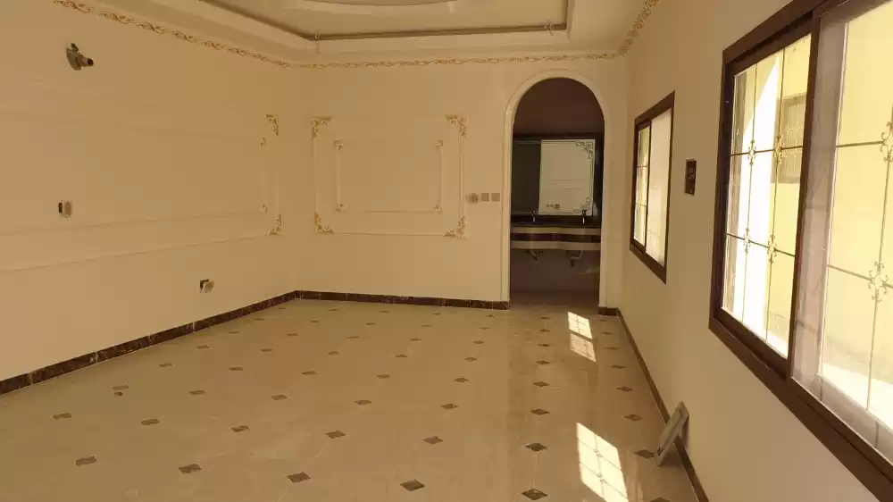 Коммерческий Готовая недвижимость Н/Ф Строительство  продается в Аль-Садд , Доха #21904 - 1  image 