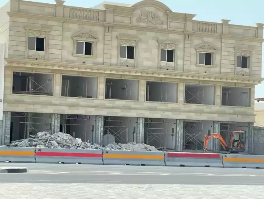 Коммерческий Оболочка и ядро Н/Ф Строительство  продается в Аль-Садд , Доха #21911 - 1  image 