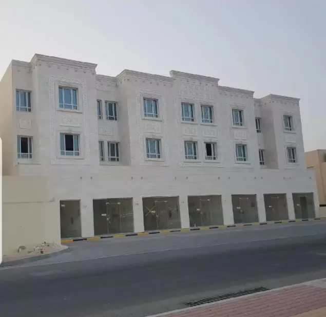 Mixed Use Ready Property 7+ Bedrooms U/F Building  for rent in Al-Kheesah , Al-Daayen #21919 - 1  image 