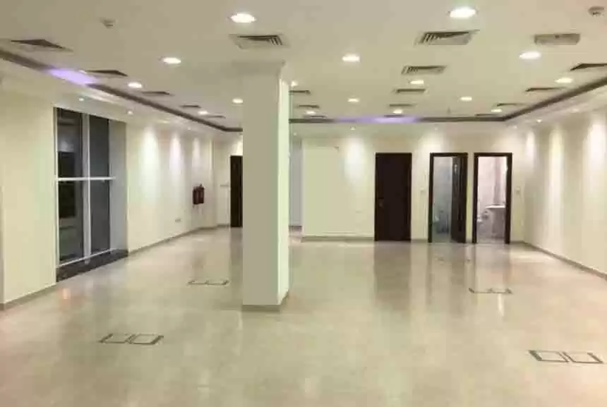 Kommerziell Klaar eigendom U/F Volle Etage  zu vermieten in Al Sadd , Doha #21937 - 1  image 