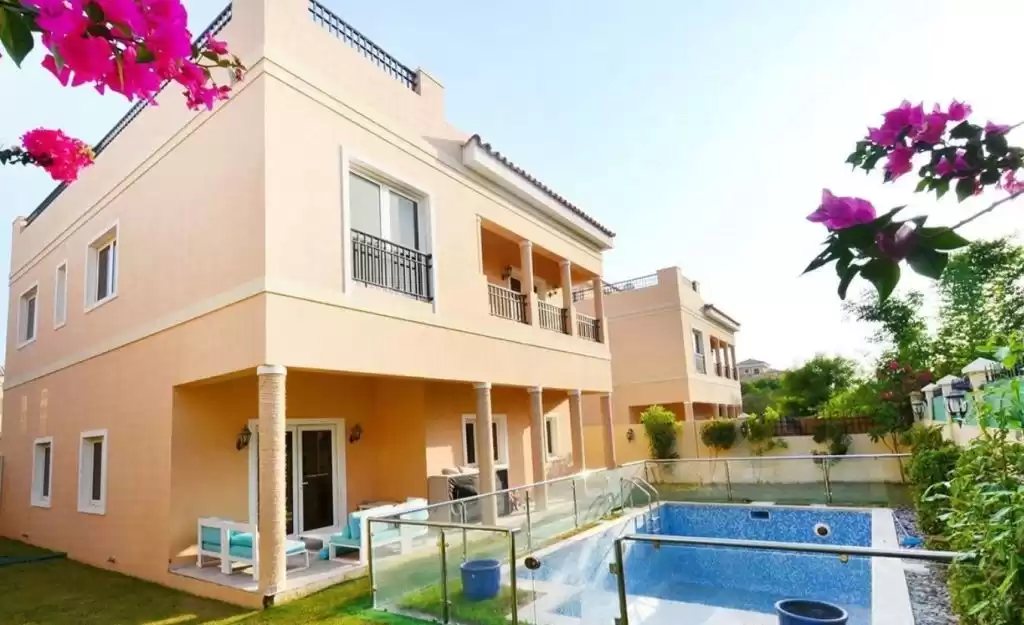 Résidentiel Propriété prête 4 chambres F / F Villa à Compound  à vendre au Dubai #22001 - 1  image 