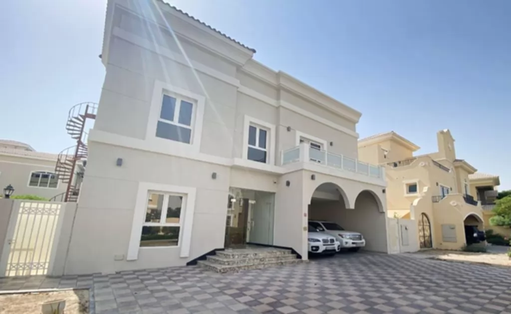 Жилой Готовая недвижимость 4+комнаты для горничных Ж/Ж Отдельная вилла  продается в Дубай #22006 - 1  image 