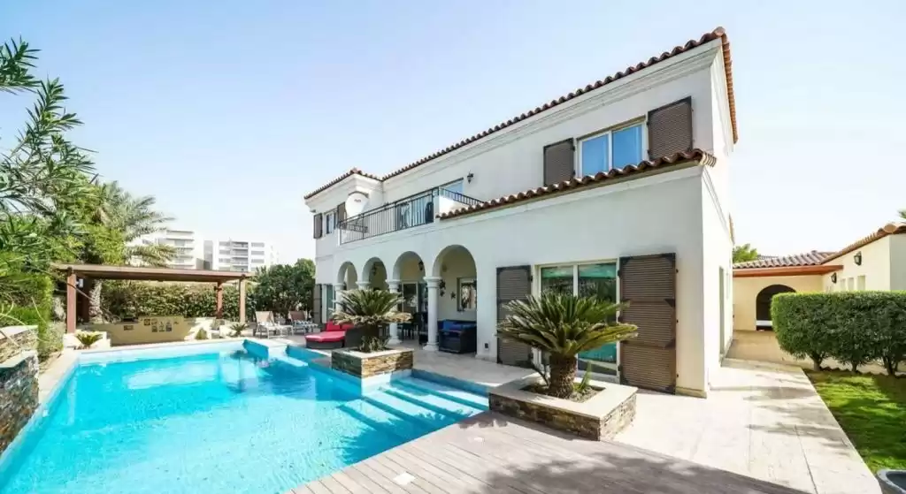 Résidentiel Propriété prête 5 chambres F / F Villa à Compound  à vendre au Dubai #22016 - 1  image 