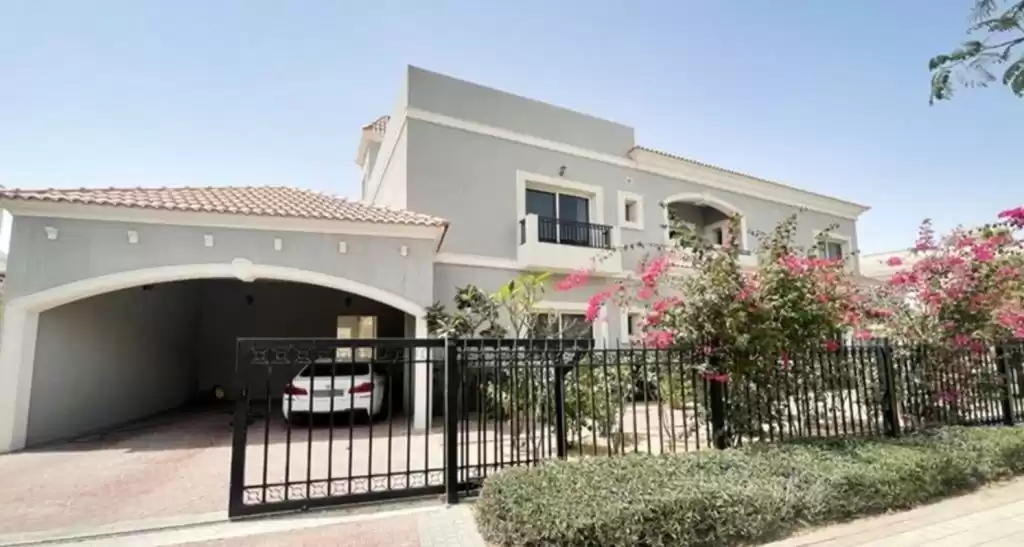 Residential Ready Property 5 Bedrooms F/F Villa in Compound  for sale in Dubai #22018 - 1  image 