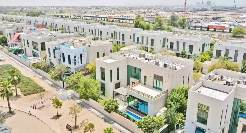 Wohn Klaar eigendom 5 Schlafzimmer F/F Villa in Verbindung  zu verkaufen in Dubai #22048 - 1  image 