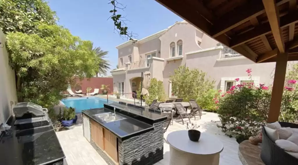 Résidentiel Propriété prête 6 chambres F / F Villa autonome  à vendre au Dubai #22050 - 1  image 