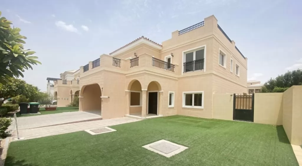 Residencial Listo Propiedad 5 + habitaciones de servicio U / F Villa en Compound  venta en Dubái #22054 - 1  image 