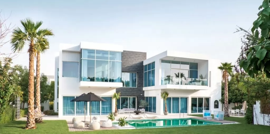 Residential Ready Property 4+maid Bedrooms F/F Villa in Compound  for sale in Dubai #22067 - 1  image 