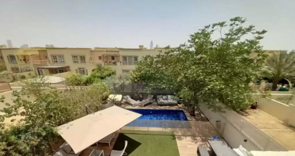 yerleşim Hazır Mülk 2 yatak odası F/F Site İçinde Villa  satılık içinde Dubai #22070 - 1  image 