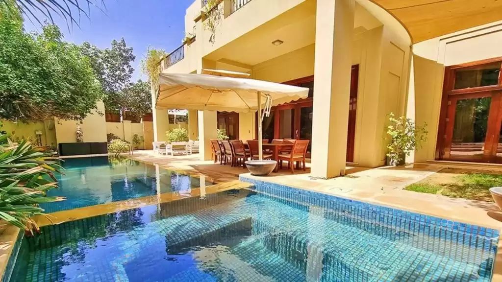 住宅 就绪物业 6+女仆卧室 楼/楼 大院别墅  出售 在 迪拜 #22173 - 1  image 