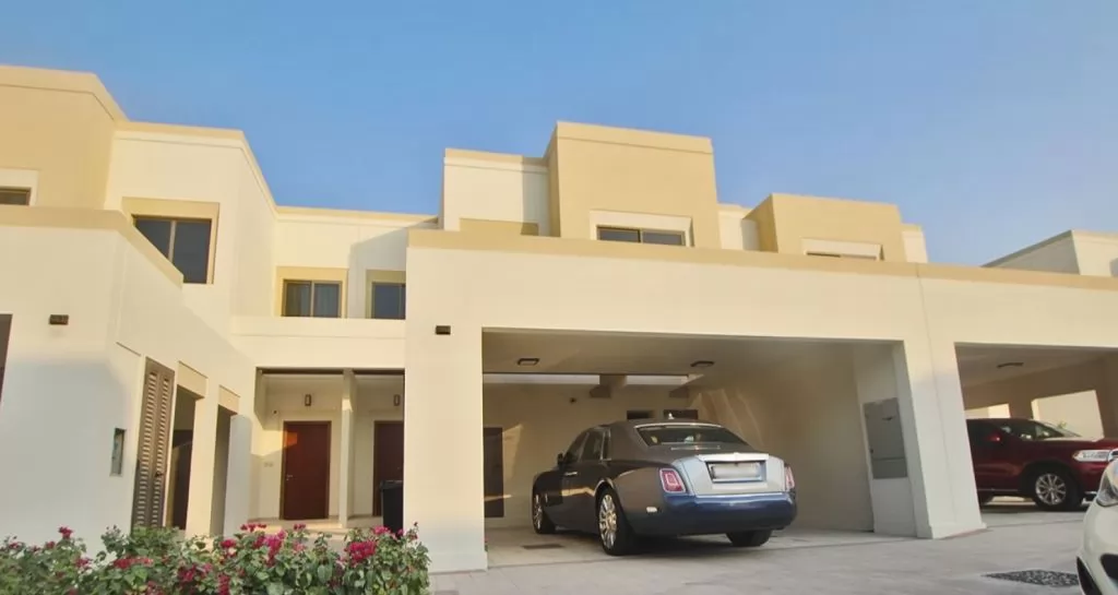 Wohn Klaar eigendom 3 + Magd Schlafzimmer U/F Stadthaus  zu vermieten in Dubai #22352 - 1  image 