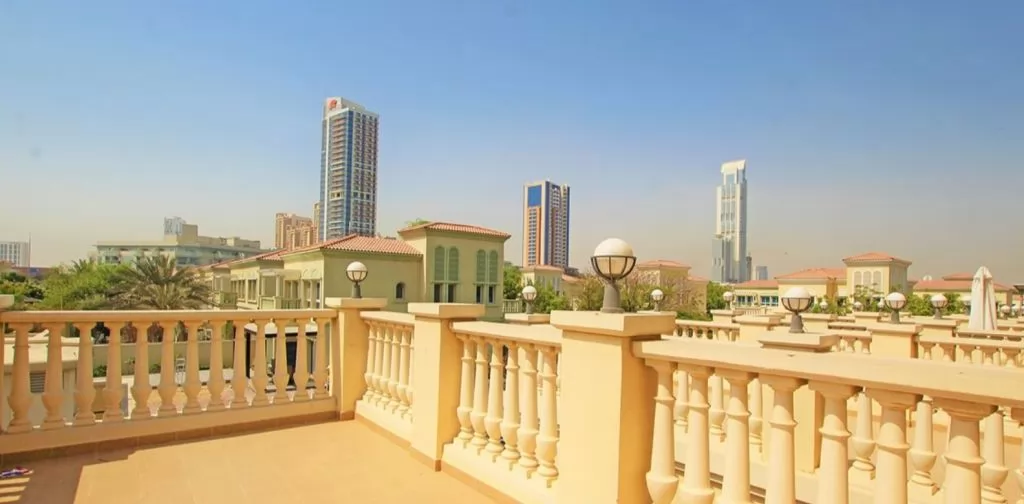 Residential Ready Property 1 Bedroom U/F Townhouse  for rent in Dubai #22355 - 1  image 
