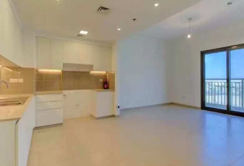 Residential Ready Property 2 Bedrooms U/F Apartment  for rent in Dubai #22435 - 1  image 