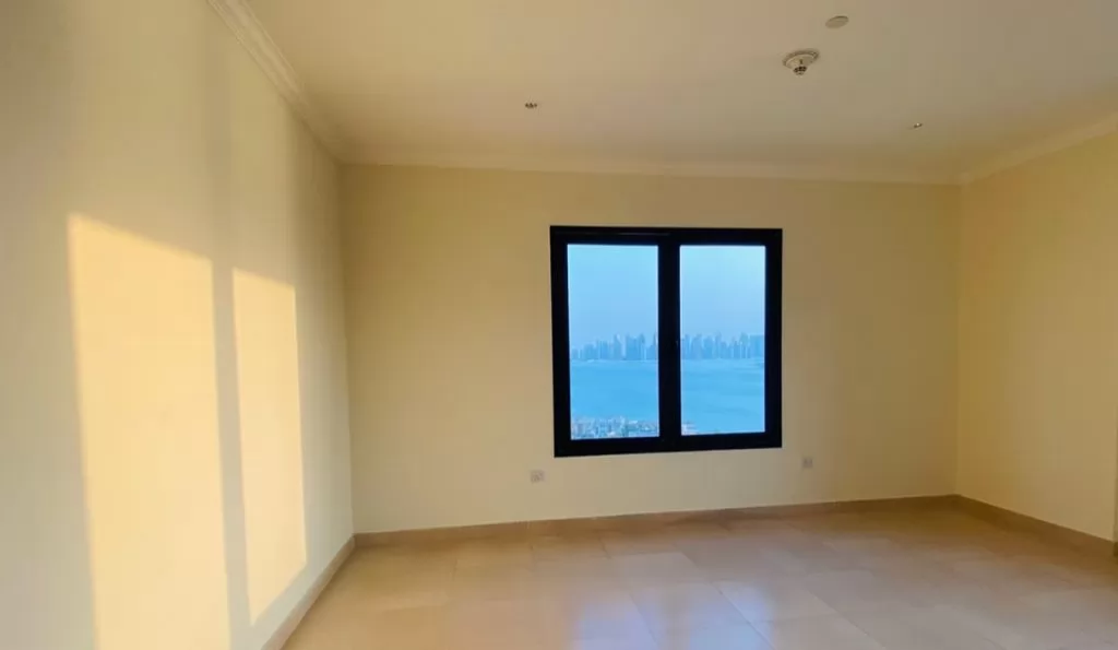 Residential Ready Property 2 Bedrooms S/F Apartment  for rent in The-Pearl-Qatar , Doha-Qatar #22468 - 1  image 