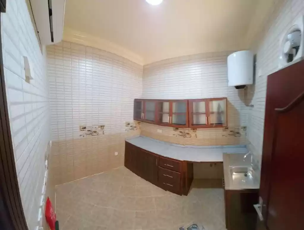 Residential Ready Property 2 Bedrooms U/F Apartment  for rent in Al Sadd , Doha #22479 - 1  image 