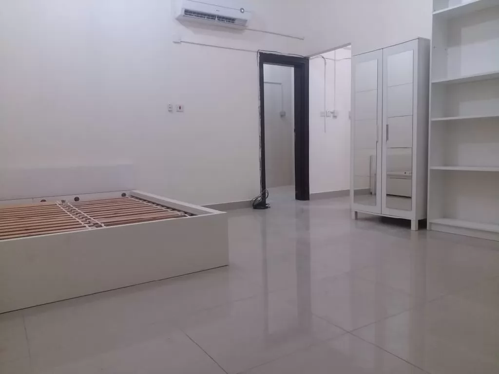 Residential Ready Property 1 Bedroom U/F Apartment  for rent in Doha-Qatar #22480 - 3  image 