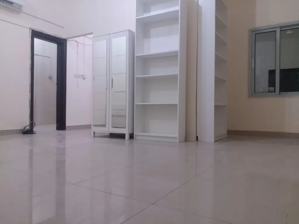 Residential Ready Property 1 Bedroom U/F Apartment  for rent in Doha-Qatar #22480 - 1  image 