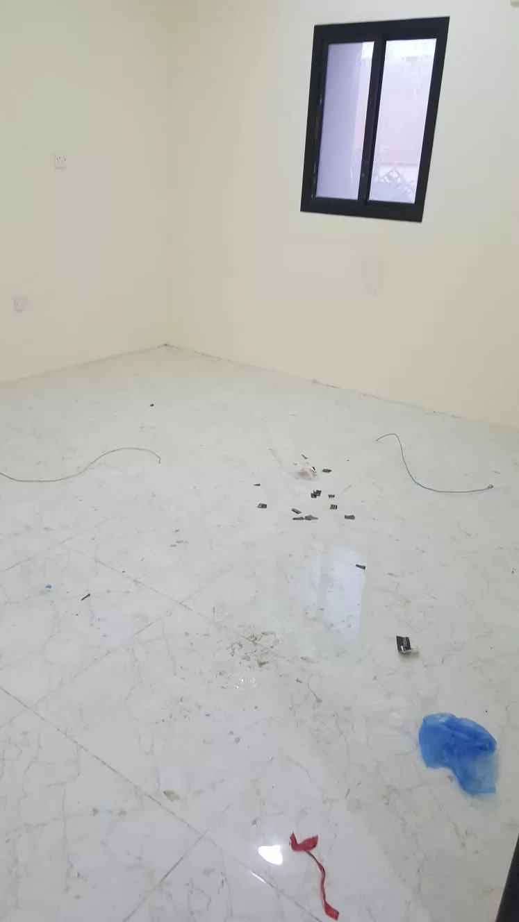 Residential Ready Property 1 Bedroom U/F Apartment  for rent in Al-Dafna , Doha-Qatar #22485 - 3  image 