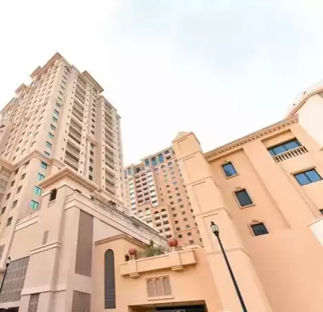 Wohn Klaar eigendom 3 Schlafzimmer S/F Wohnung  zu vermieten in Al Sadd , Doha #22502 - 1  image 