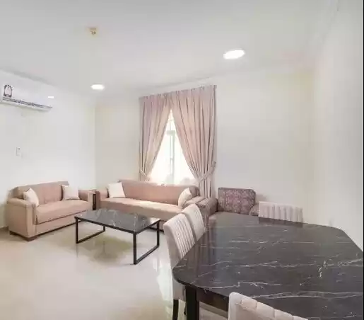 yerleşim Hazır Mülk 2 yatak odası F/F Apartman  kiralık içinde Doha #22505 - 1  image 