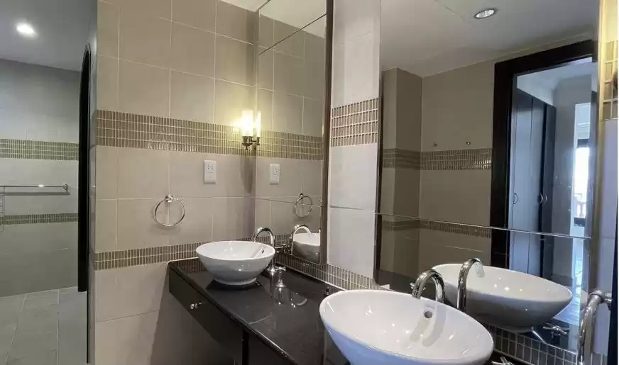 Résidentiel Propriété prête 2 chambres S / F Appartement  à vendre au Al-Sadd , Doha #22557 - 1  image 