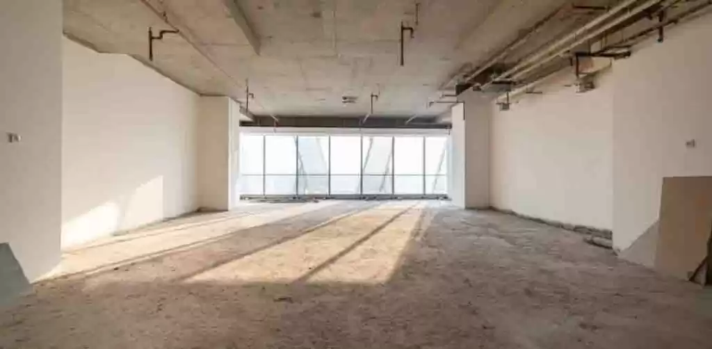 商业的 外壳和核心 U/F 展厅-展厅  出租 在 萨德 , 多哈 #22584 - 1  image 