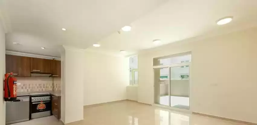 Жилой Готовая недвижимость 2 спальни С/Ж Квартира  продается в Аль-Садд , Доха #22635 - 1  image 