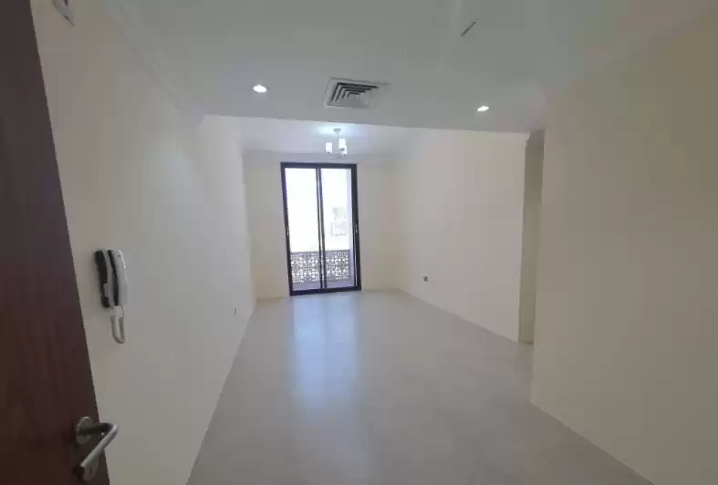 Residential Ready Property 2 Bedrooms U/F Apartment  for rent in Al Sadd , Doha #22645 - 1  image 