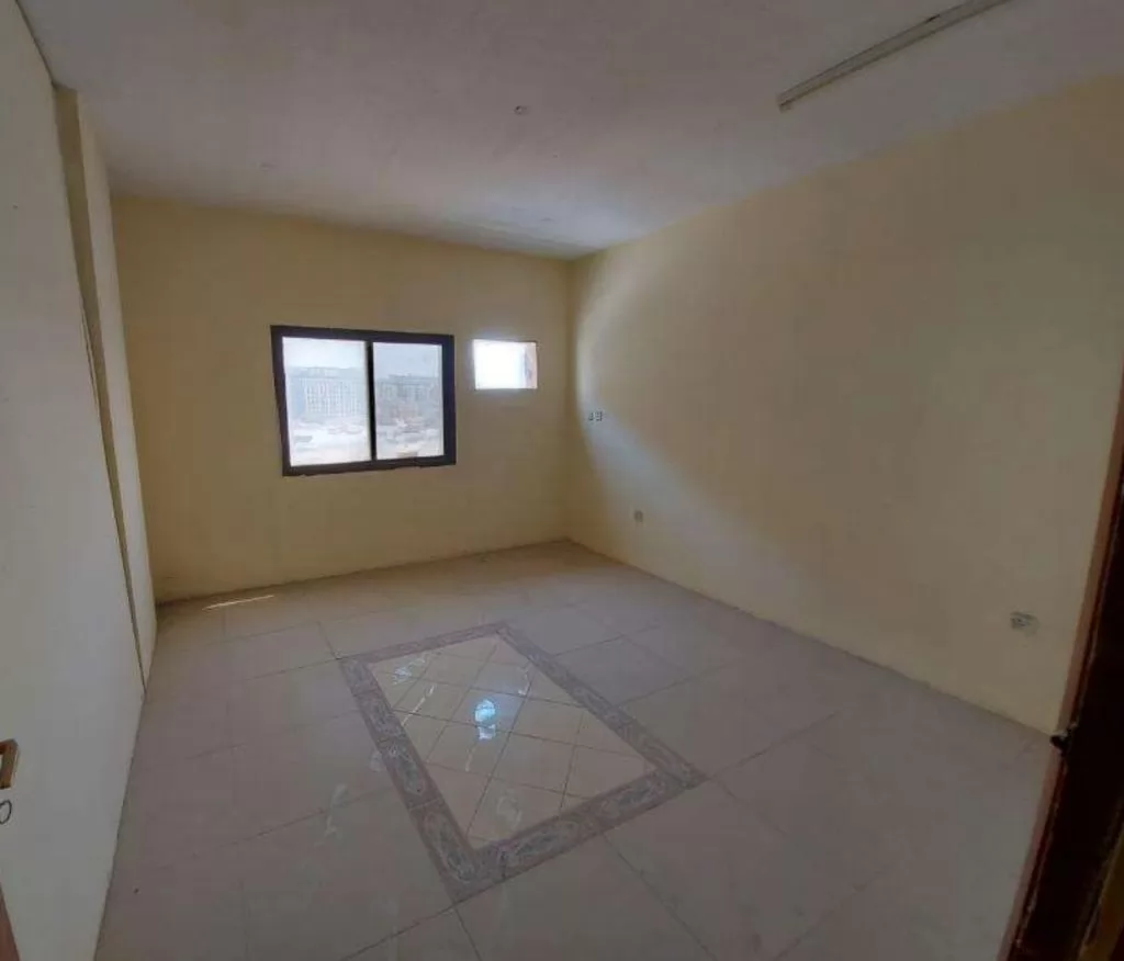 Residential Ready Property 3 Bedrooms U/F Apartment  for rent in Al Sadd , Doha #22731 - 1  image 
