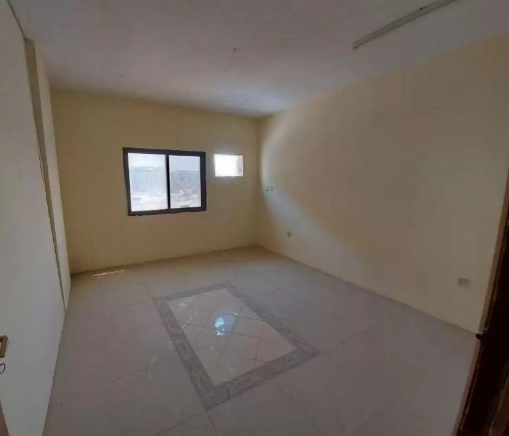 سكني عقار جاهز 3 غرف  غير مفروش شقة  للإيجار في السد , الدوحة #22731 - 1  صورة 