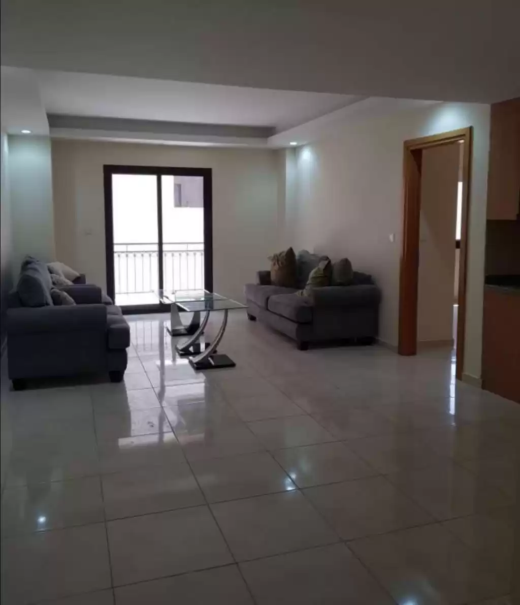 Wohn Klaar eigendom 1 Schlafzimmer U/F Wohnung  zu vermieten in Al Sadd , Doha #22734 - 1  image 
