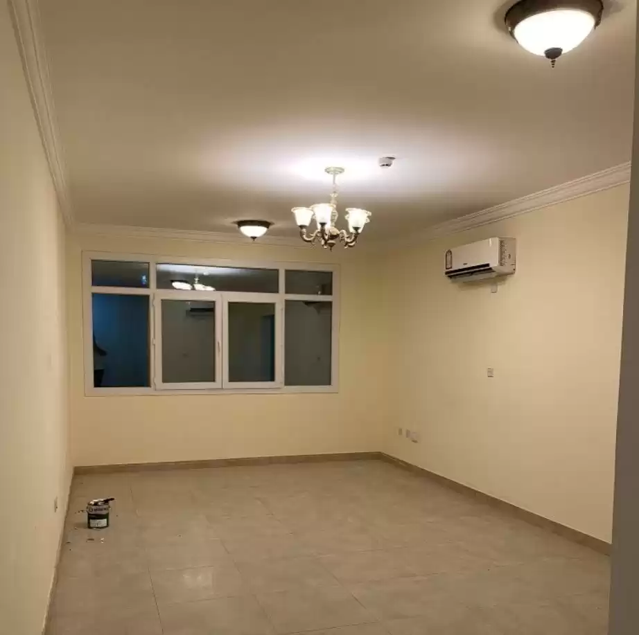 Residential Ready Property 2 Bedrooms U/F Apartment  for rent in Al Sadd , Doha #22756 - 1  image 