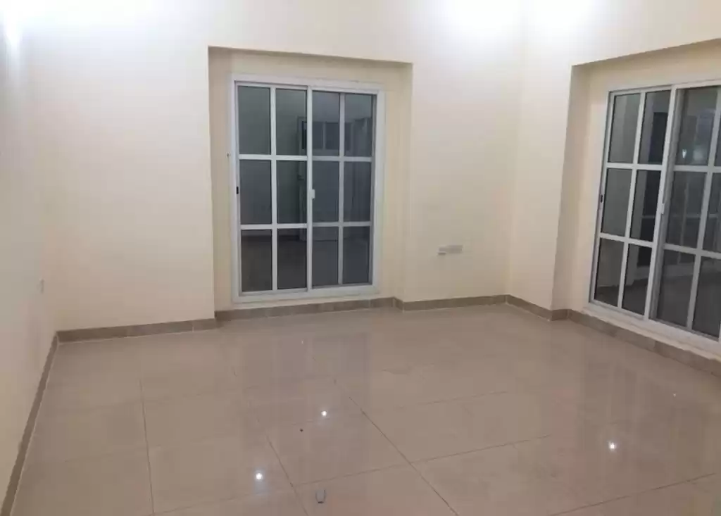 Residential Ready Property 1 Bedroom U/F Apartment  for rent in Al Sadd , Doha #22759 - 1  image 