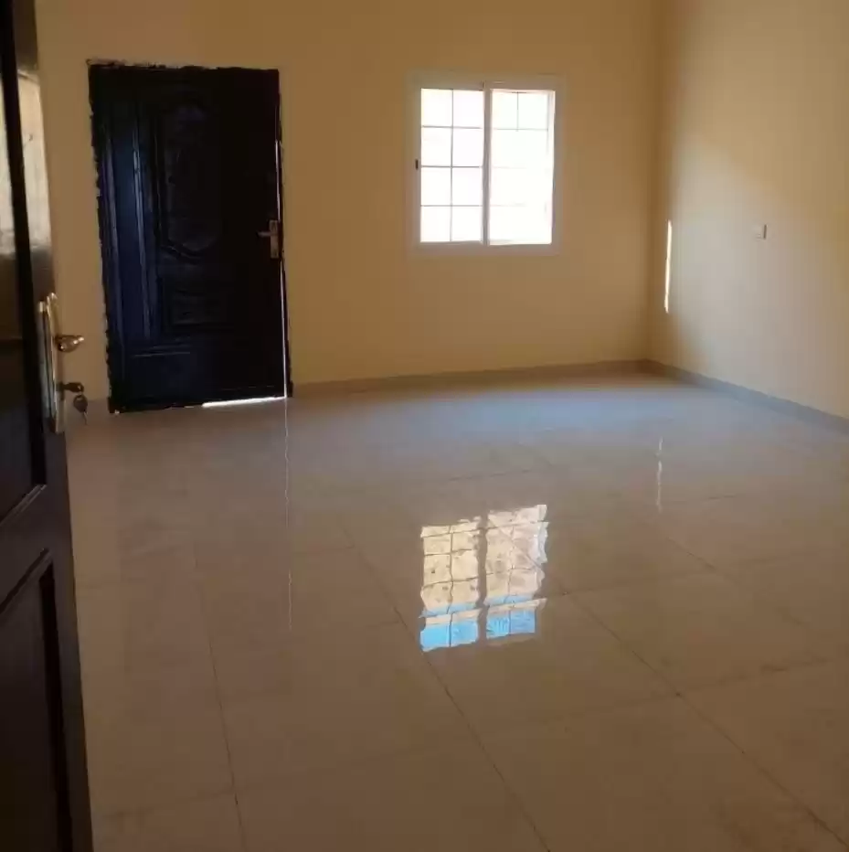 Residential Ready Property 1 Bedroom U/F Apartment  for rent in Al Sadd , Doha #22760 - 1  image 