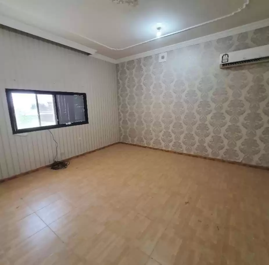 Residential Ready Property 1 Bedroom U/F Apartment  for rent in Al Sadd , Doha #22770 - 1  image 