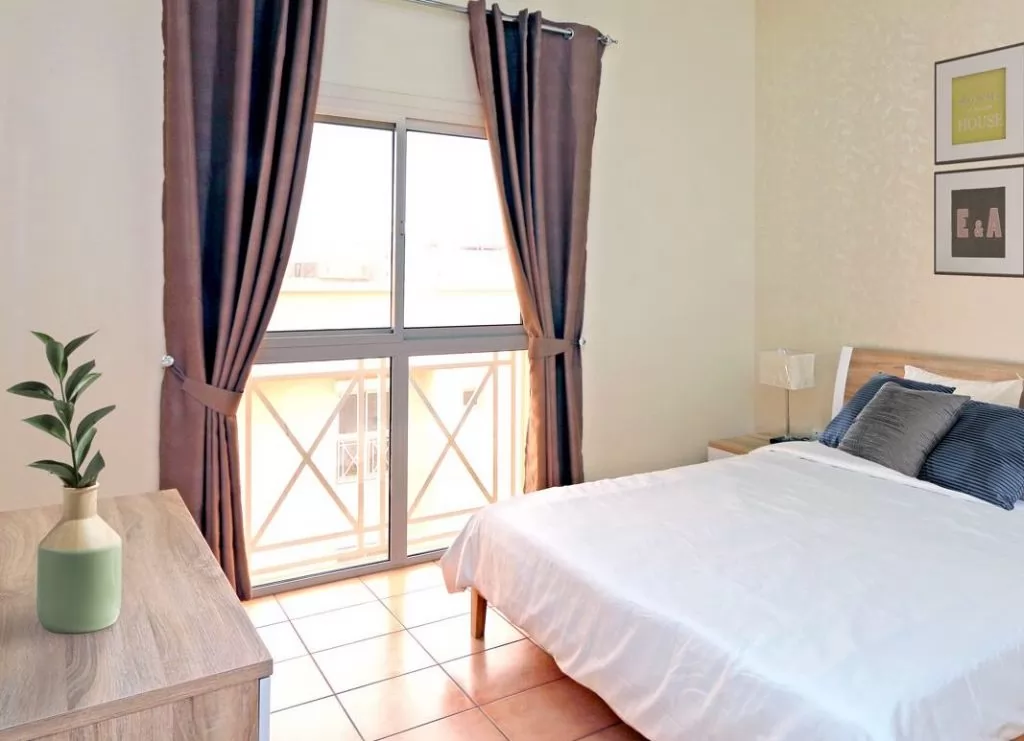 Residential Ready Property 2 Bedrooms S/F Apartment  for rent in Doha #22772 - 1  image 