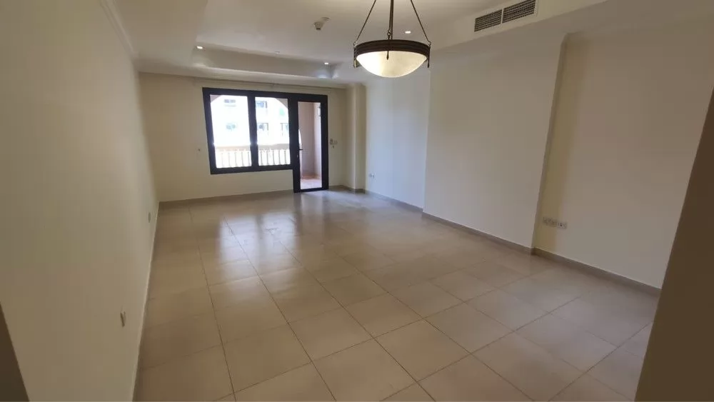 Residential Ready Property 1 Bedroom S/F Apartment  for rent in The-Pearl-Qatar , Doha-Qatar #22775 - 1  image 