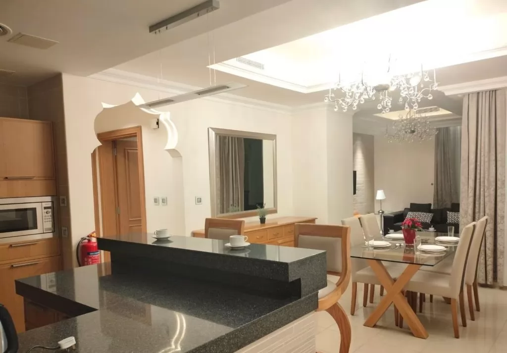 Residential Ready Property 2 Bedrooms F/F Apartment  for rent in The-Pearl-Qatar , Doha-Qatar #22801 - 1  image 