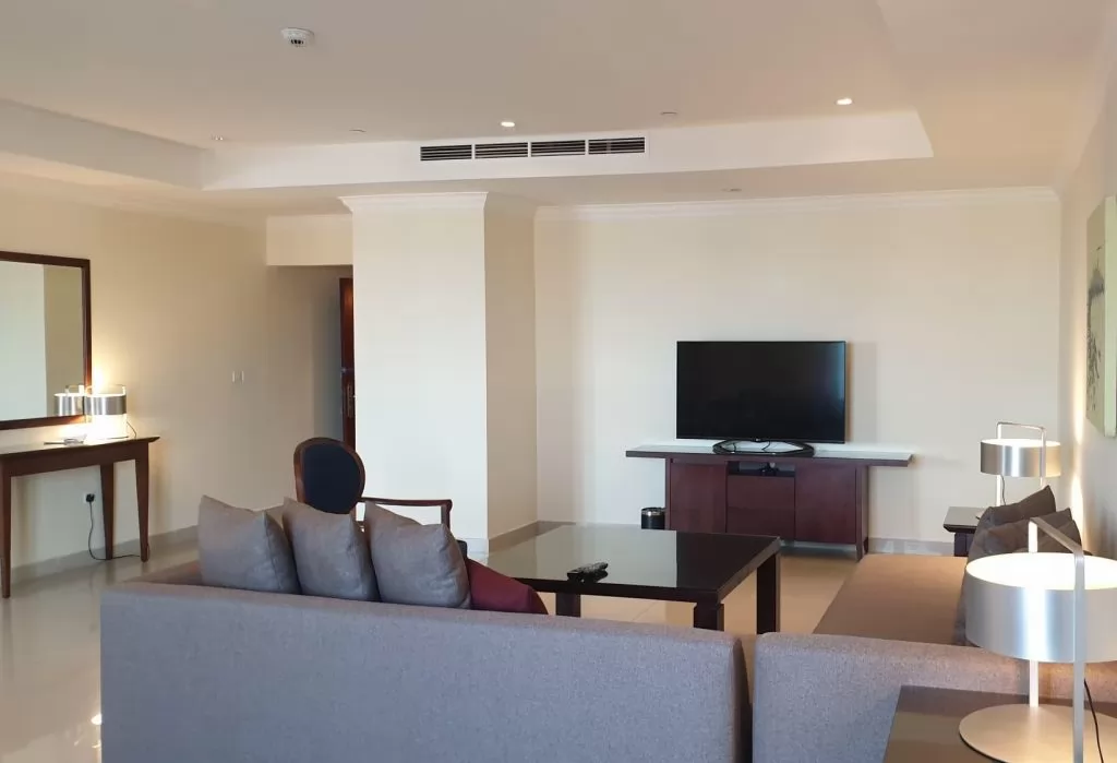 Residential Ready Property 2 Bedrooms F/F Apartment  for rent in The-Pearl-Qatar , Doha-Qatar #22810 - 3  image 