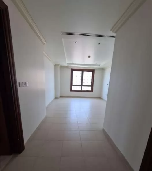 Residential Ready Property 3 Bedrooms U/F Apartment  for rent in Al Sadd , Doha #22815 - 1  image 
