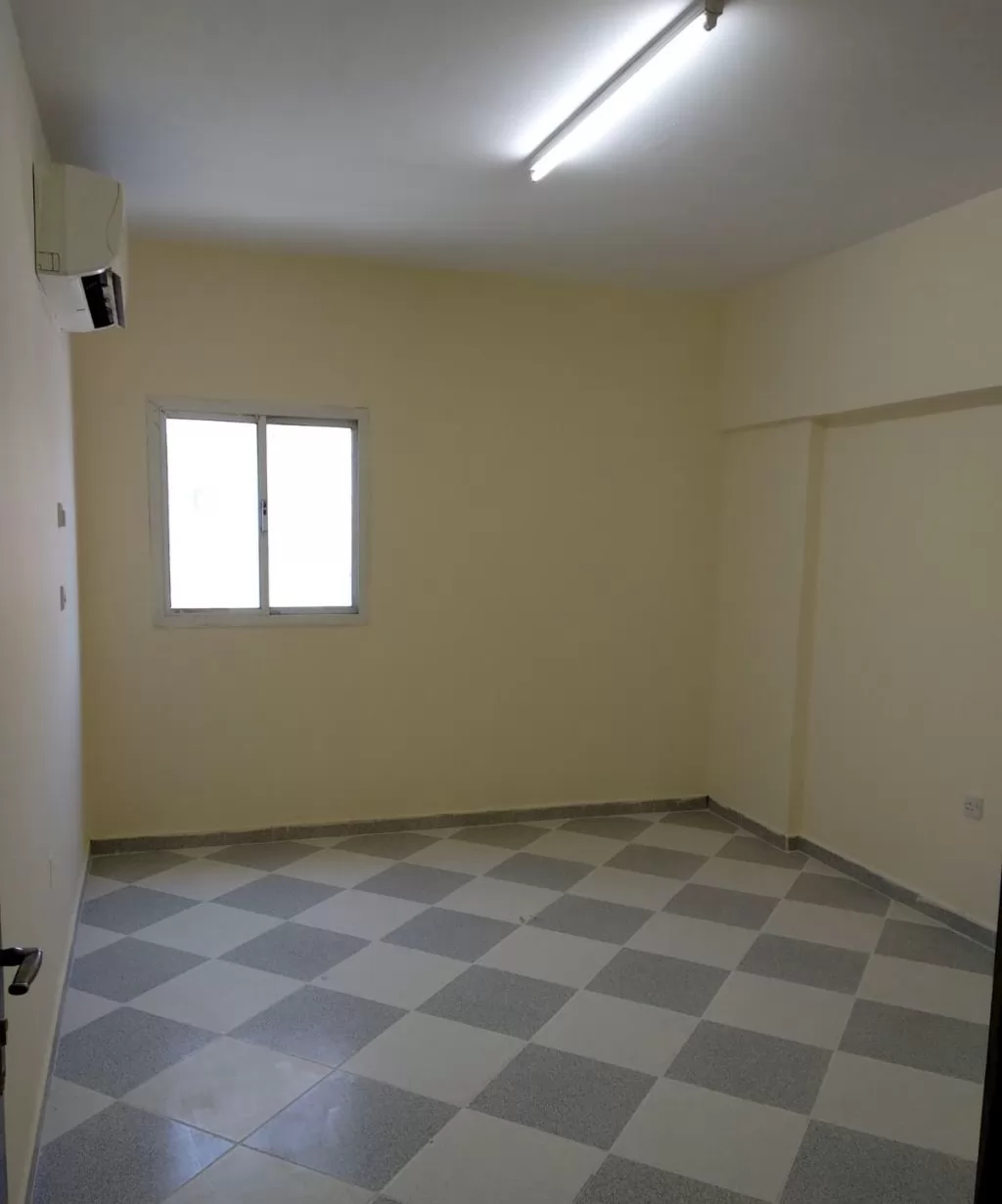 Residential Ready Property 2 Bedrooms U/F Apartment  for rent in Al Sadd , Doha #22827 - 1  image 