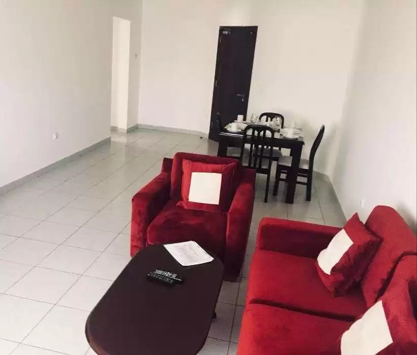 Wohn Klaar eigendom 2 Schlafzimmer F/F Wohnung  zu vermieten in Doha #22834 - 1  image 