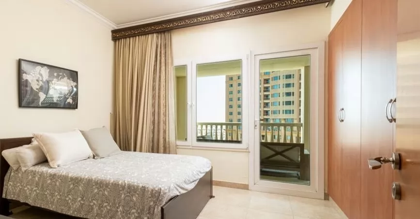 Residential Ready Property 2 Bedrooms F/F Apartment  for rent in The-Pearl-Qatar , Doha-Qatar #22841 - 3  image 