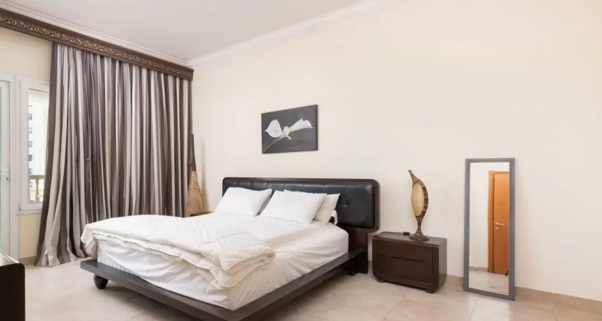 Residential Ready Property 2 Bedrooms F/F Apartment  for rent in The-Pearl-Qatar , Doha-Qatar #22841 - 4  image 
