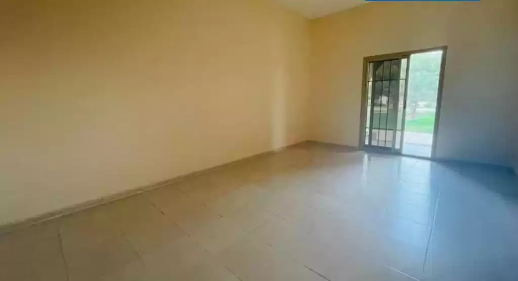 Residential Ready Property 3 Bedrooms U/F Apartment  for rent in Dubai #22856 - 1  image 