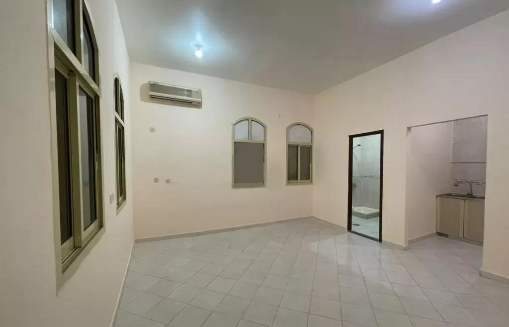 Residential Ready Property 1 Bedroom U/F Apartment  for rent in Dubai #22860 - 1  image 
