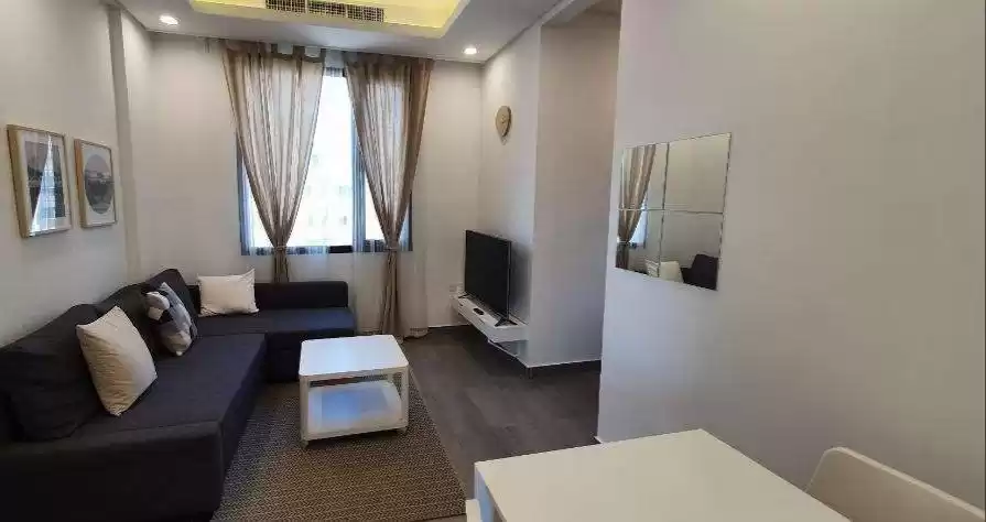 Residential Ready Property 2 Bedrooms F/F Apartment  for rent in Kuwait #22960 - 1  image 