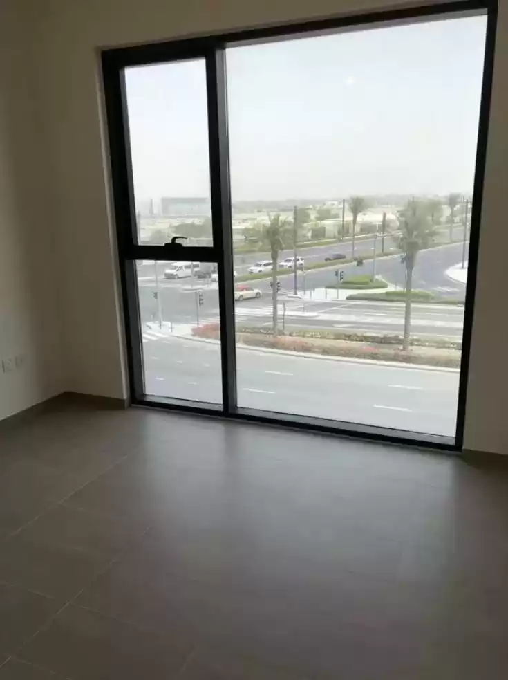 Residential Ready Property 1 Bedroom U/F Apartment  for rent in Dubai #22965 - 1  image 