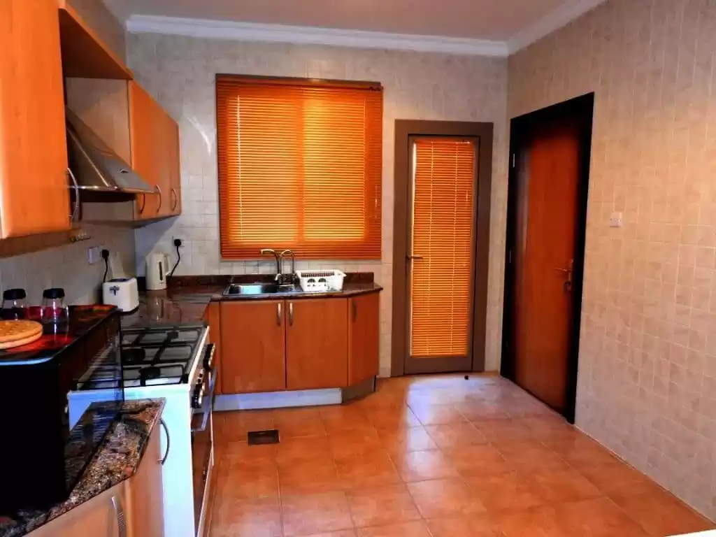 Residential Ready Property 3 Bedrooms F/F Apartment  for rent in Kuwait #23000 - 1  image 